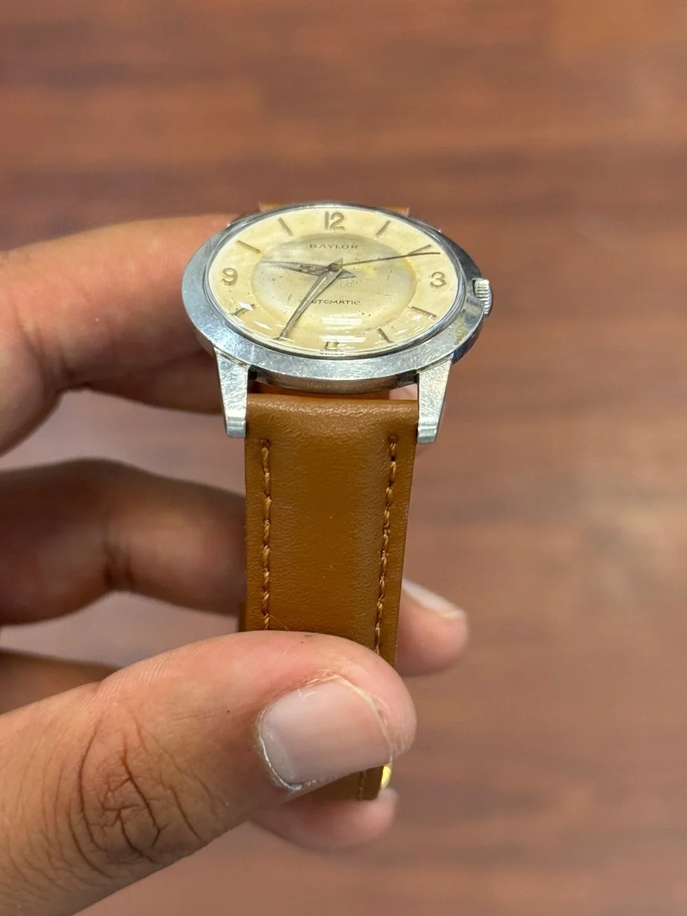 BAYLOR vintage Automatic Men’s Watch with Cream Dial and Tan Leather Strap Swiss